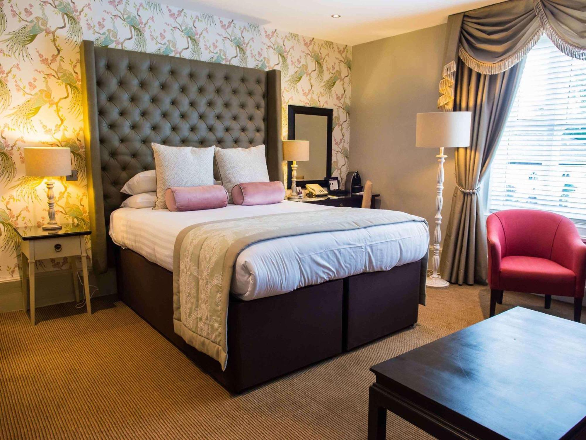 Worldhotels Distinctive Woughton House Hotel Milton Keynes Eksteriør bilde