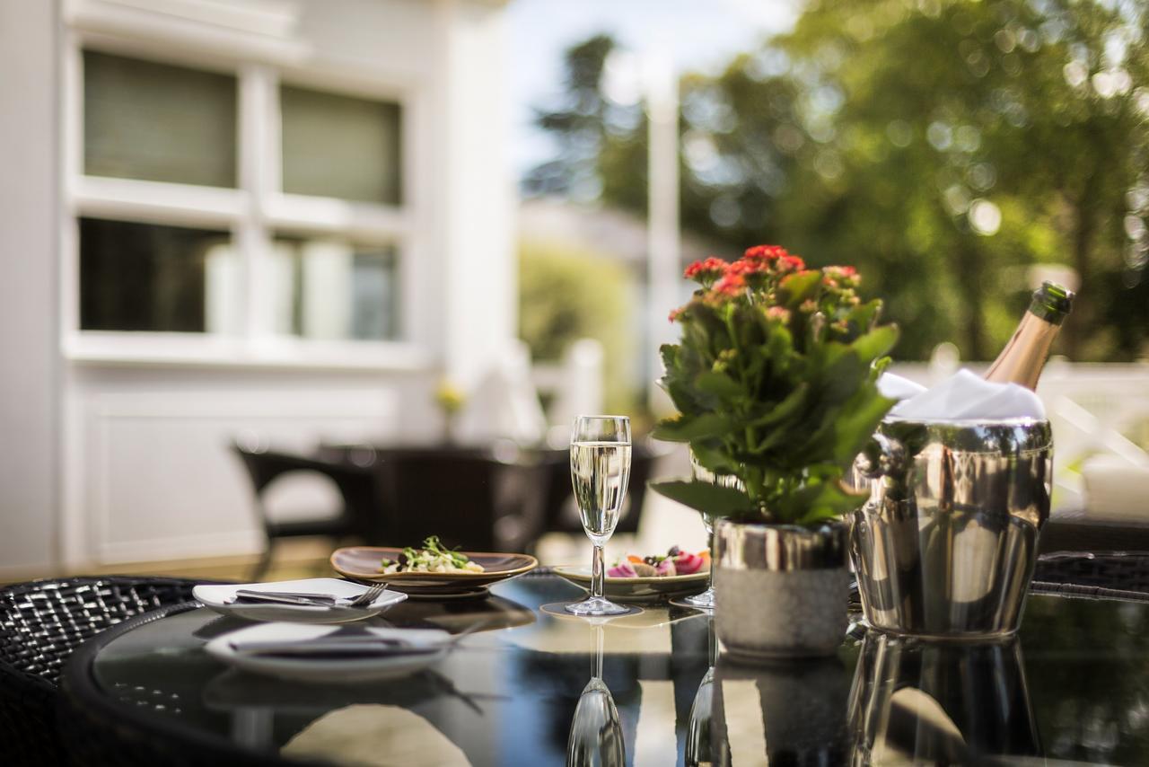 Worldhotels Distinctive Woughton House Hotel Milton Keynes Eksteriør bilde