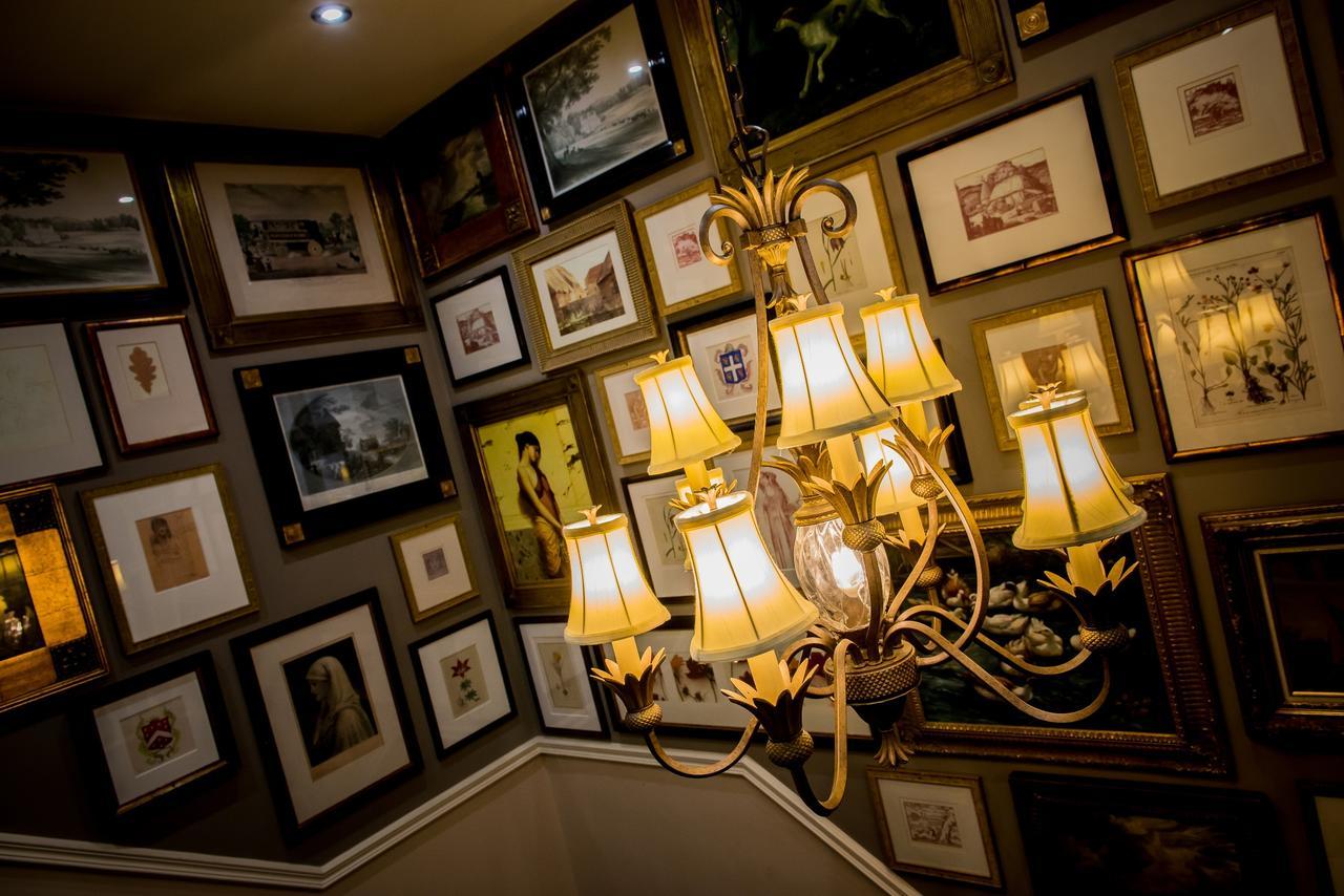 Worldhotels Distinctive Woughton House Hotel Milton Keynes Eksteriør bilde