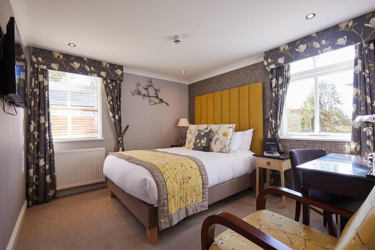 Worldhotels Distinctive Woughton House Hotel Milton Keynes Eksteriør bilde