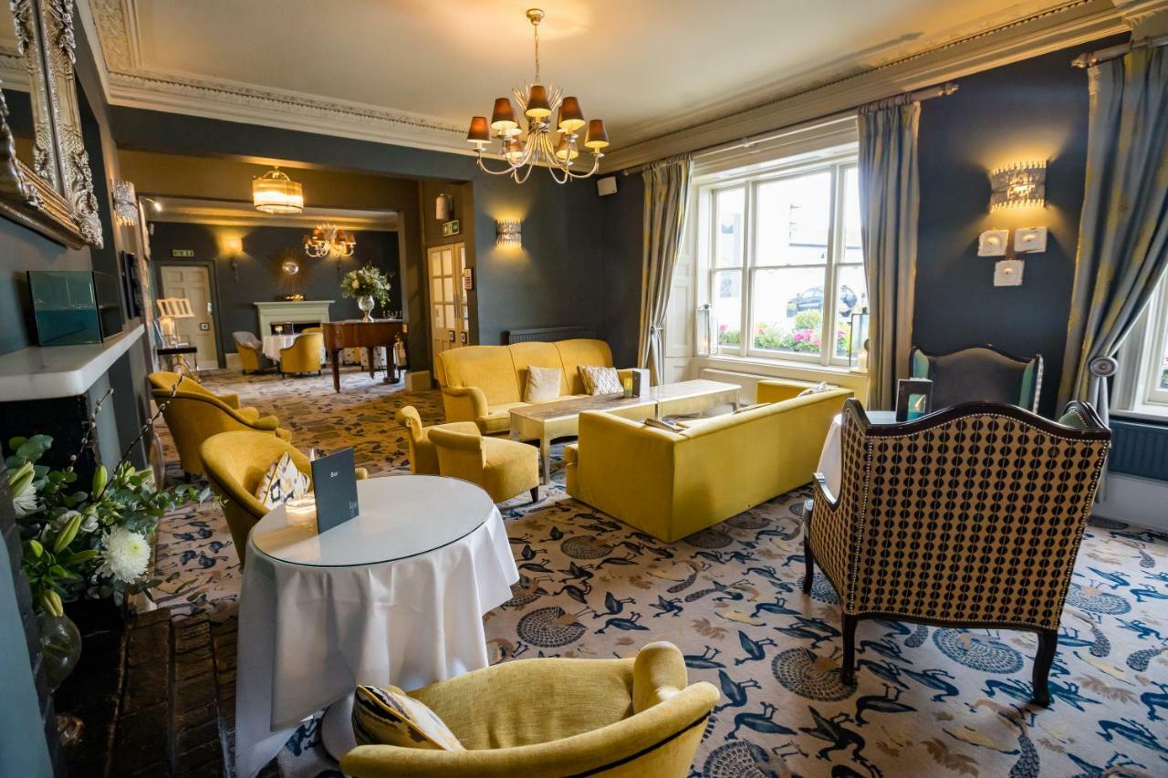 Worldhotels Distinctive Woughton House Hotel Milton Keynes Eksteriør bilde