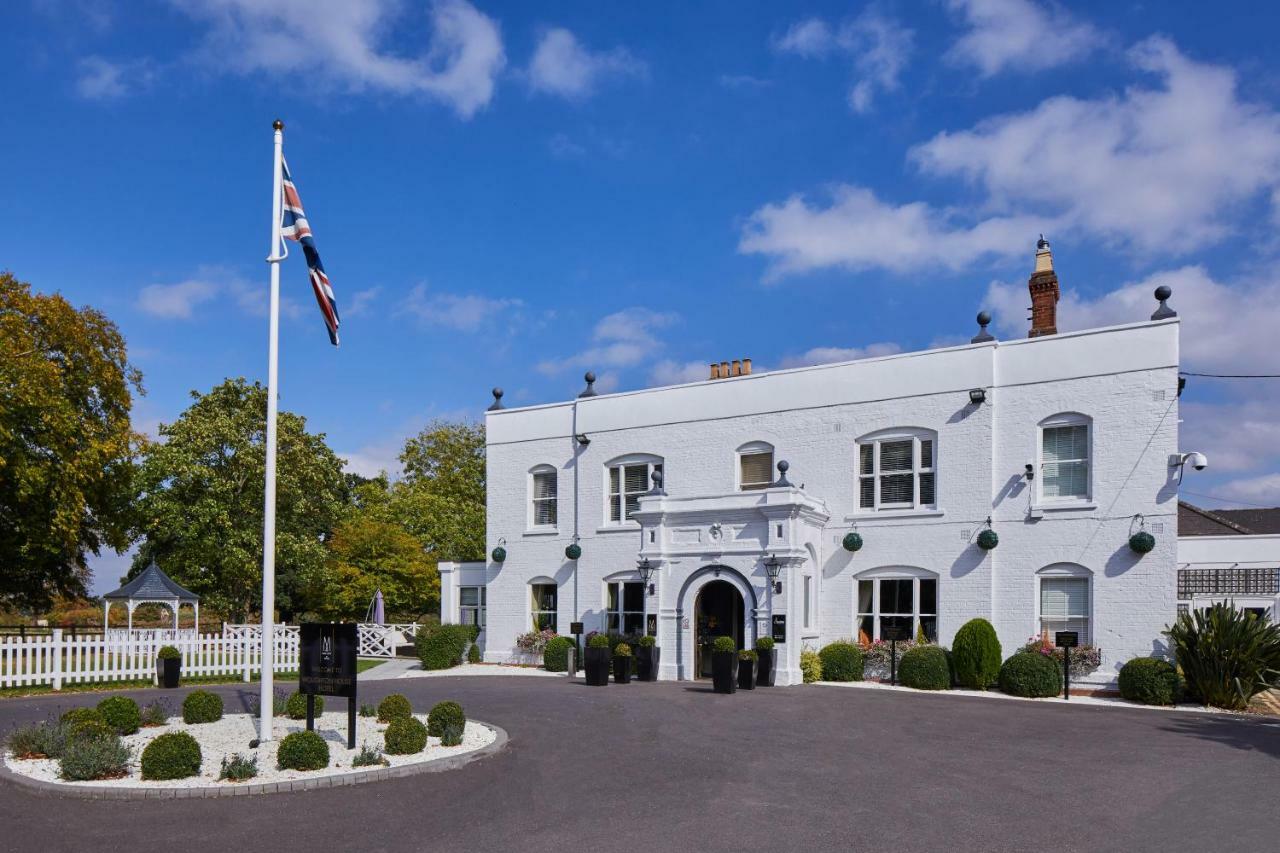 Worldhotels Distinctive Woughton House Hotel Milton Keynes Eksteriør bilde