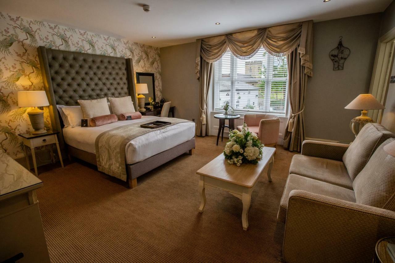 Worldhotels Distinctive Woughton House Hotel Milton Keynes Eksteriør bilde