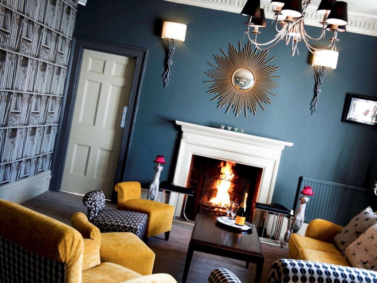 Worldhotels Distinctive Woughton House Hotel Milton Keynes Eksteriør bilde